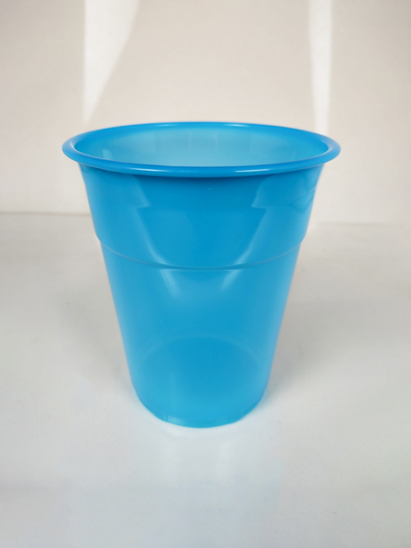 Tasse à eau colorée jetable de haute qualité de 445 ml